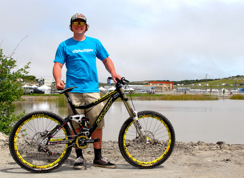 Kyle and his Pivot Phoenix DH rig.