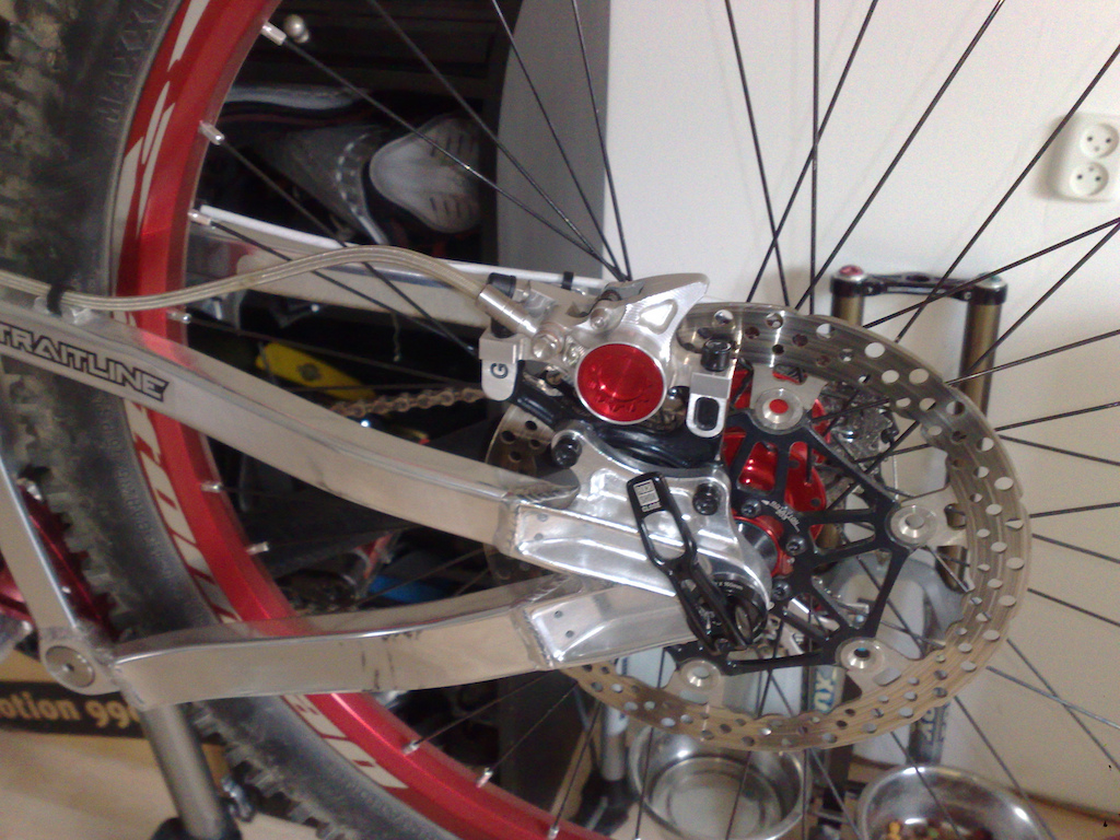 new brakes awaiting new cables.. check the bore cap yooooo