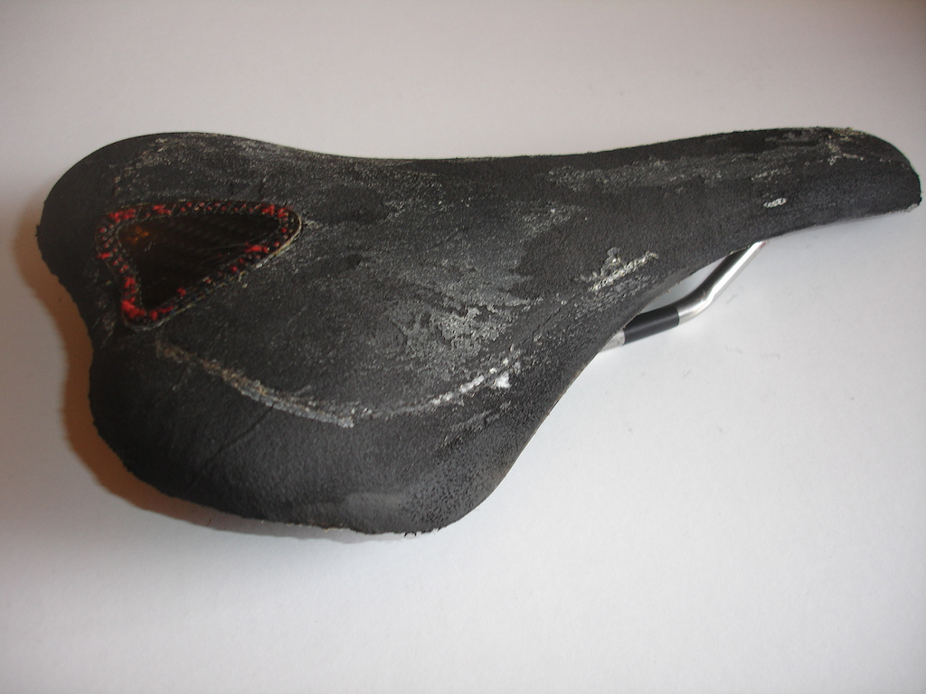 renovação da pele do selim Selle Italia SLR / new cover on Selle Italia SLR sadle