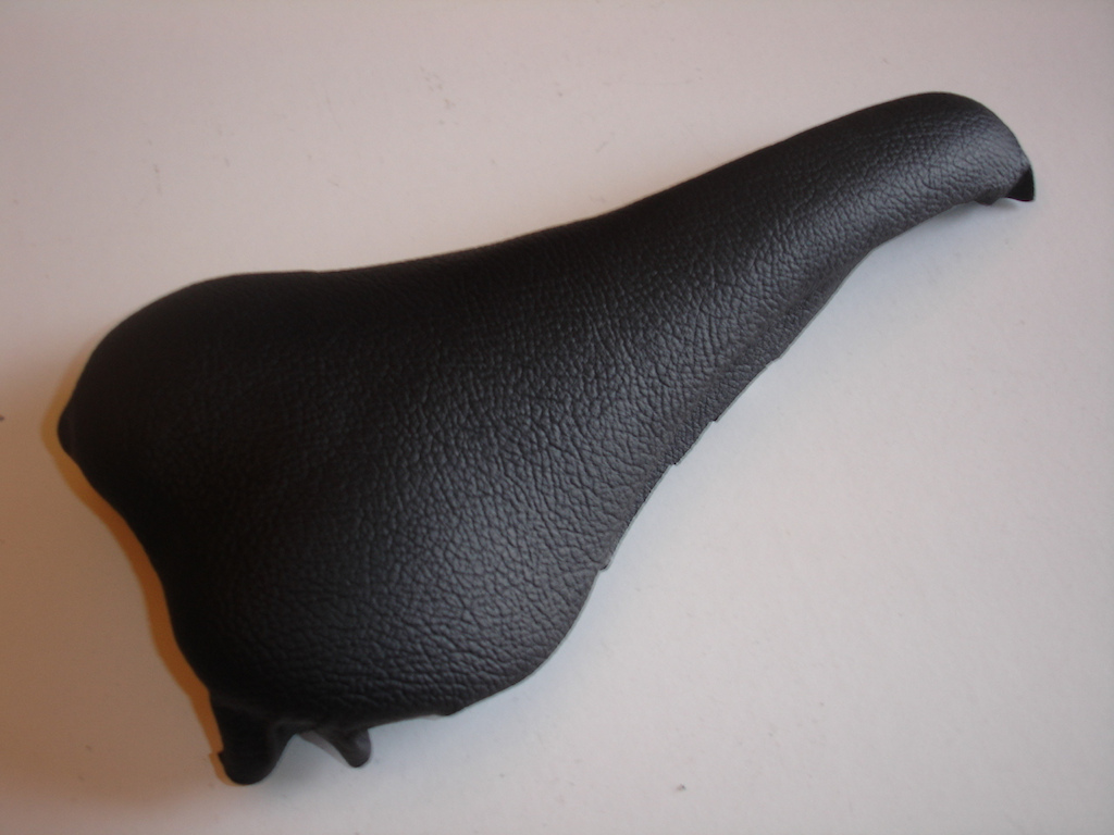 renovação da pele do selim Selle Italia SLR / new cover on Selle Italia SLR sadle