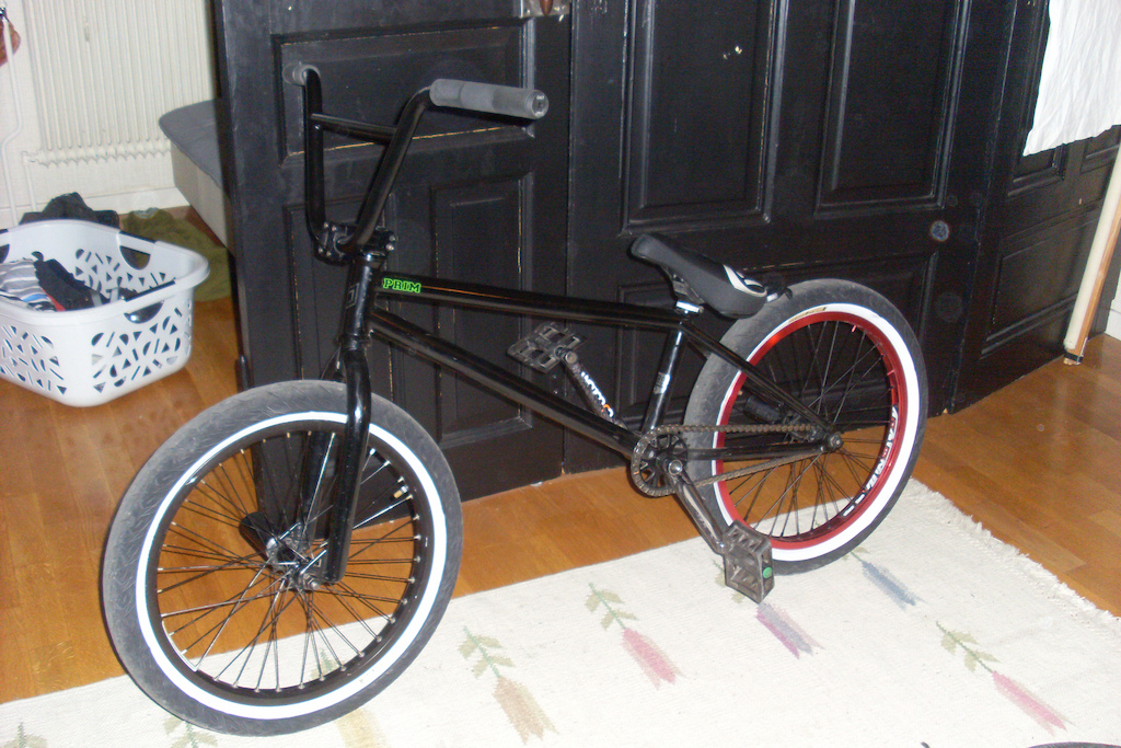 New tires and grips!!

My red front wheel is broken!! :(