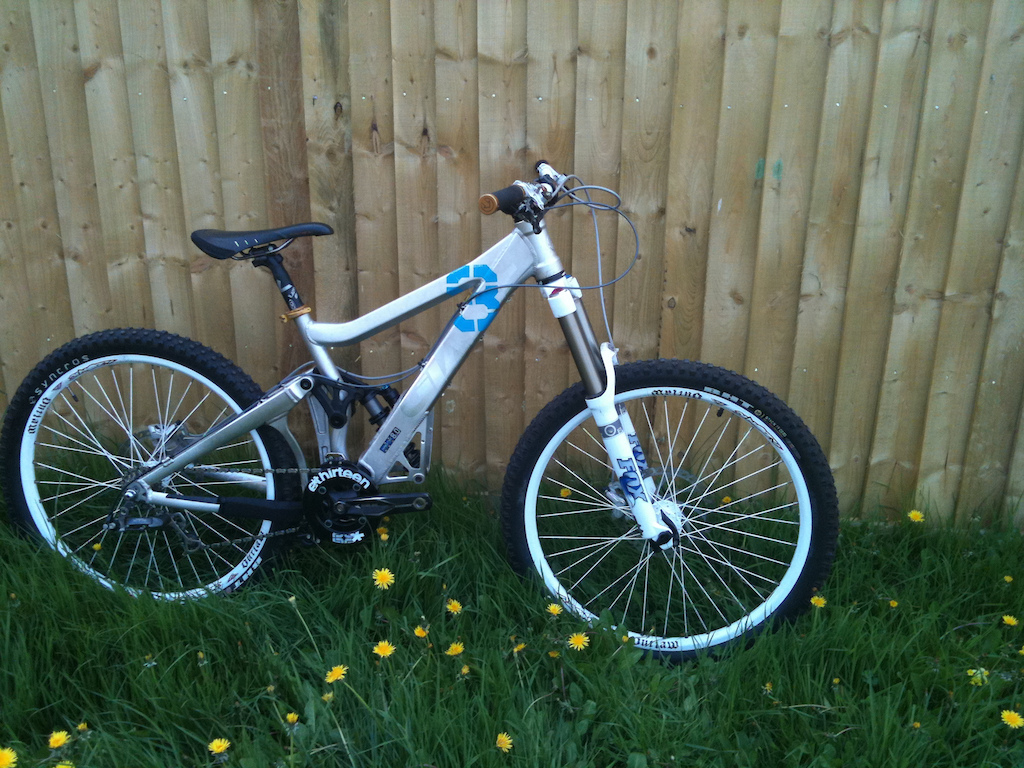 2008 Giant Glory, Brough, stripped, new bearings allround and built with lovely bits.