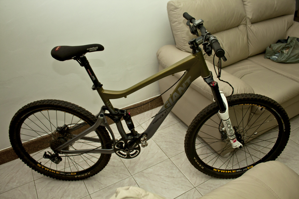 2009 Giant Trance X1 not complete