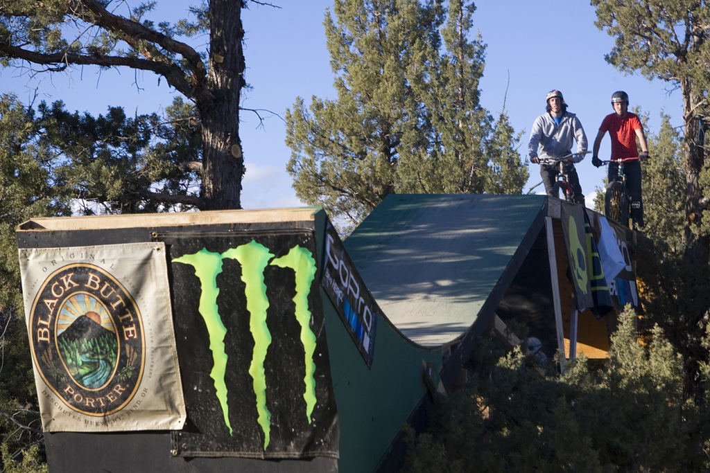 Lawreny and Chubey waiting on the wind..  Best Trick Competition UDUG 2011