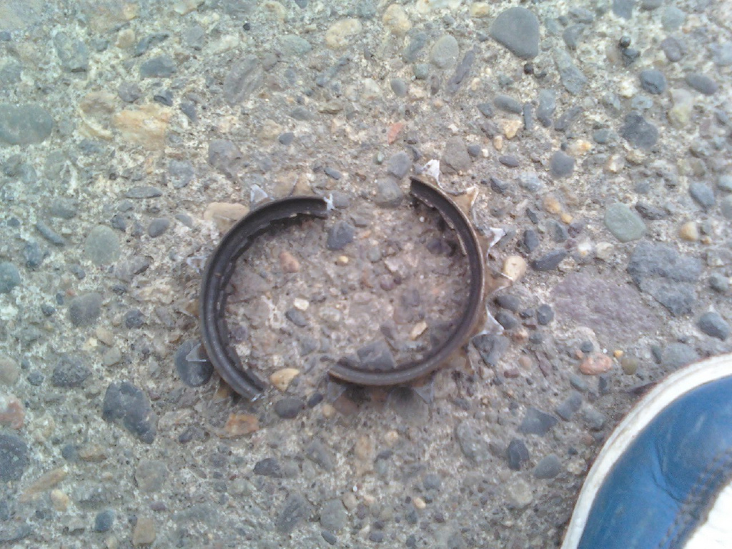 my buddy was riding , and then SNAP , the god damn thing snapped in 2.. ended his day of riding fast.