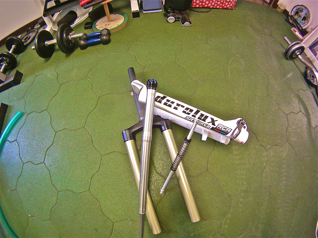 A fully serviceable compression and rebound damper on the right side and a smooth air spring on the left. The system is the same as the fox float and so far feels identical as the fox. I lowered it to 140mm for my TBC double and added a nice progressive oil level so the fork will ride nice and plush with a firm progressive stroke!
RidEOn!