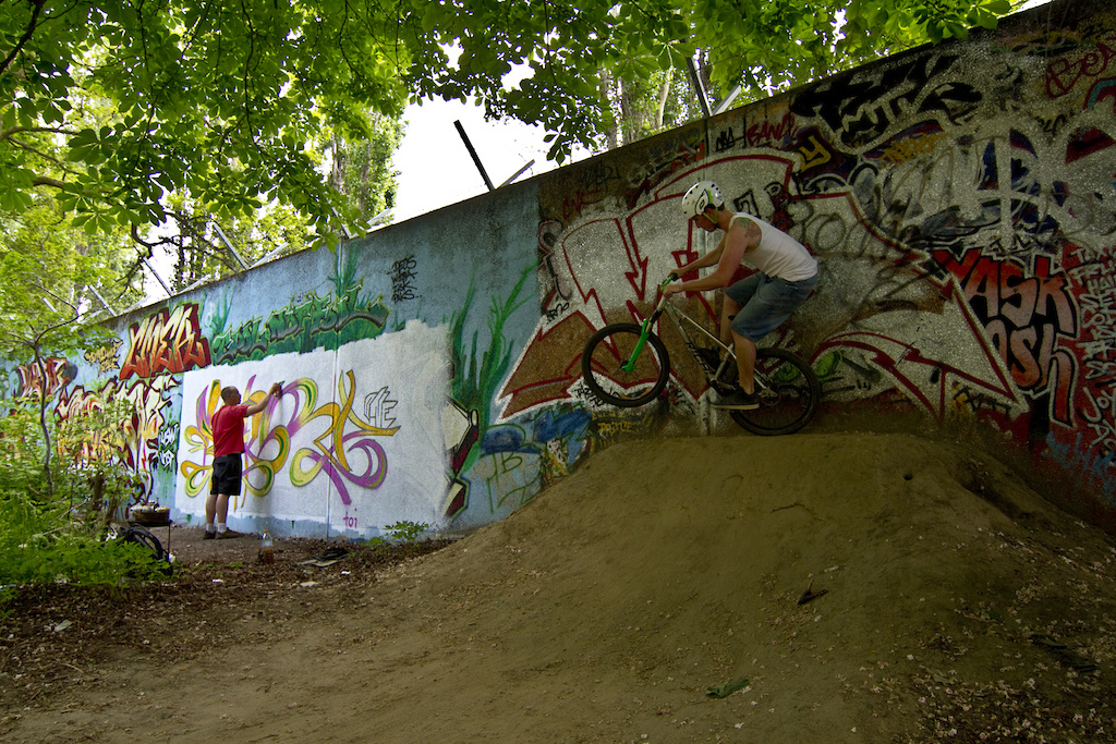 Great fun at the dirt park today! brrraaapp
Pic by my friend Malle!