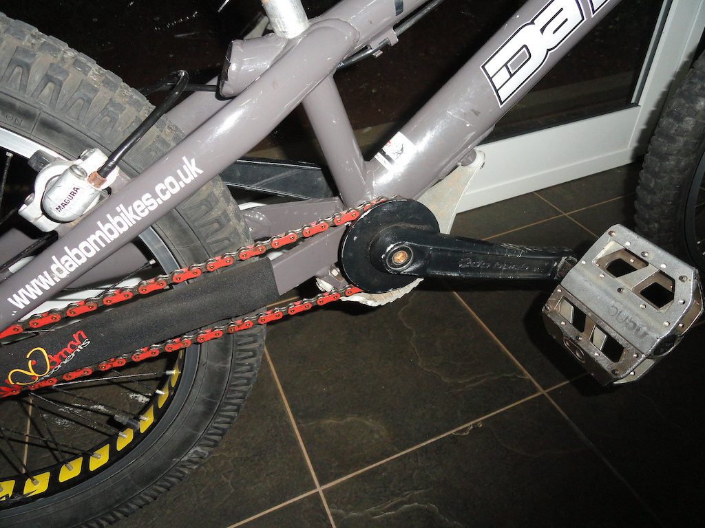 Trialbike, em óptimo estado, a funcionar a 100% .

Componentes: 

- Travões magura;
- pedais fifty fifty;
- rodas mavic;
- protecção de quadro para subir murros;
- etc .. 


Vendo (preço um pouco negociável) ou troco por algo que me interesse. Façam as vossas propostas, tambem mando mais fotos aos intressados.
Obrigado.