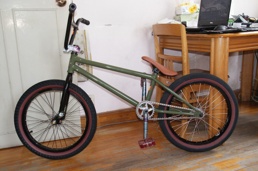 custemed cardona bike ,madera set ,ody fork ,primo and ody rim,FIT FAF TIRE.