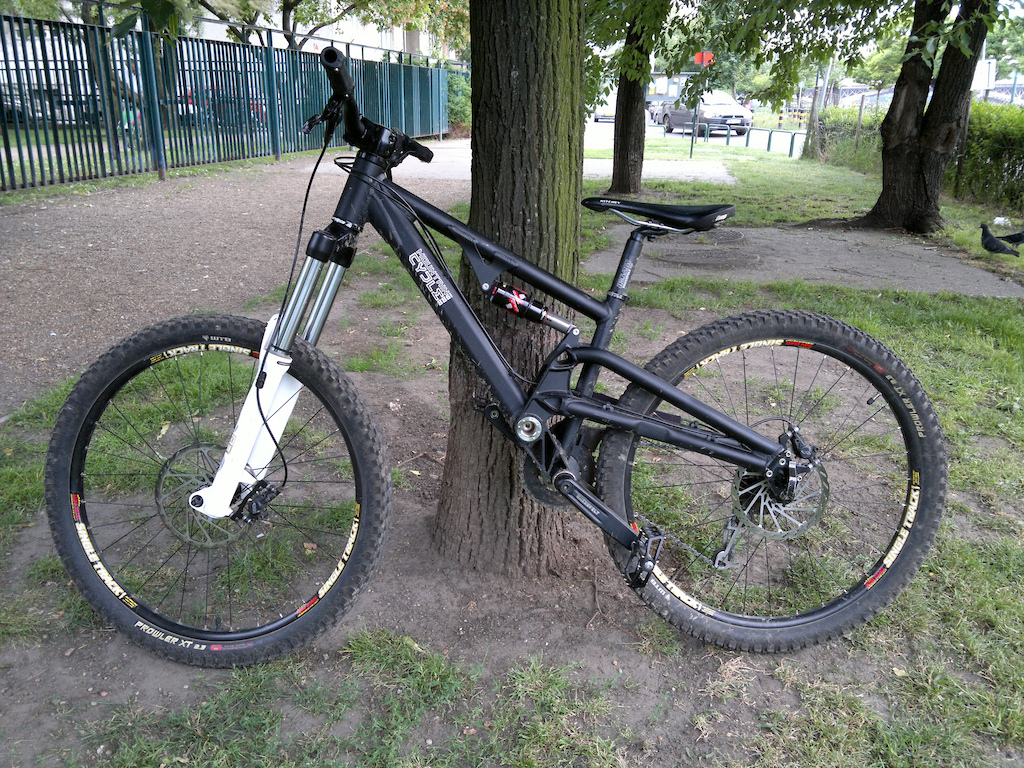 A little upgrade: bigger rotors, Sunline V2 Bar, Wellgo B25 Pedal
