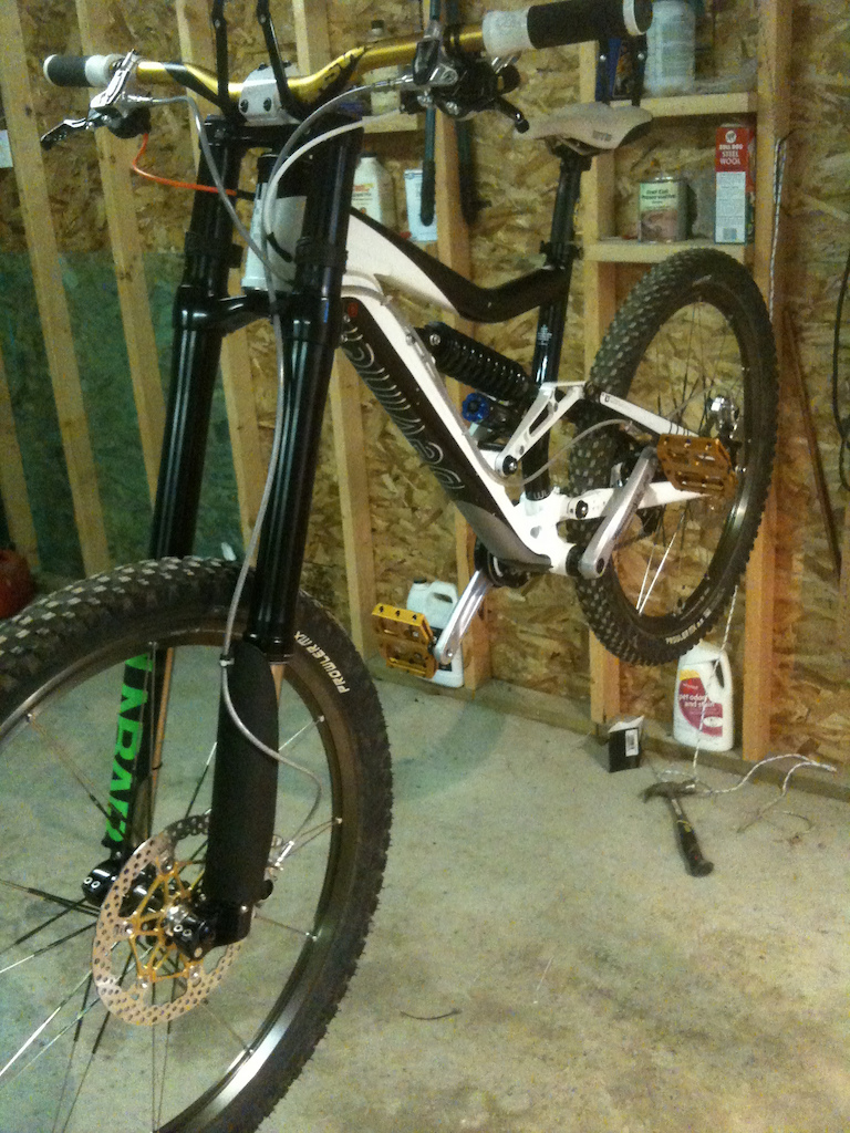2010 Devinci Wilson, Newly rebuilt and ready to go!