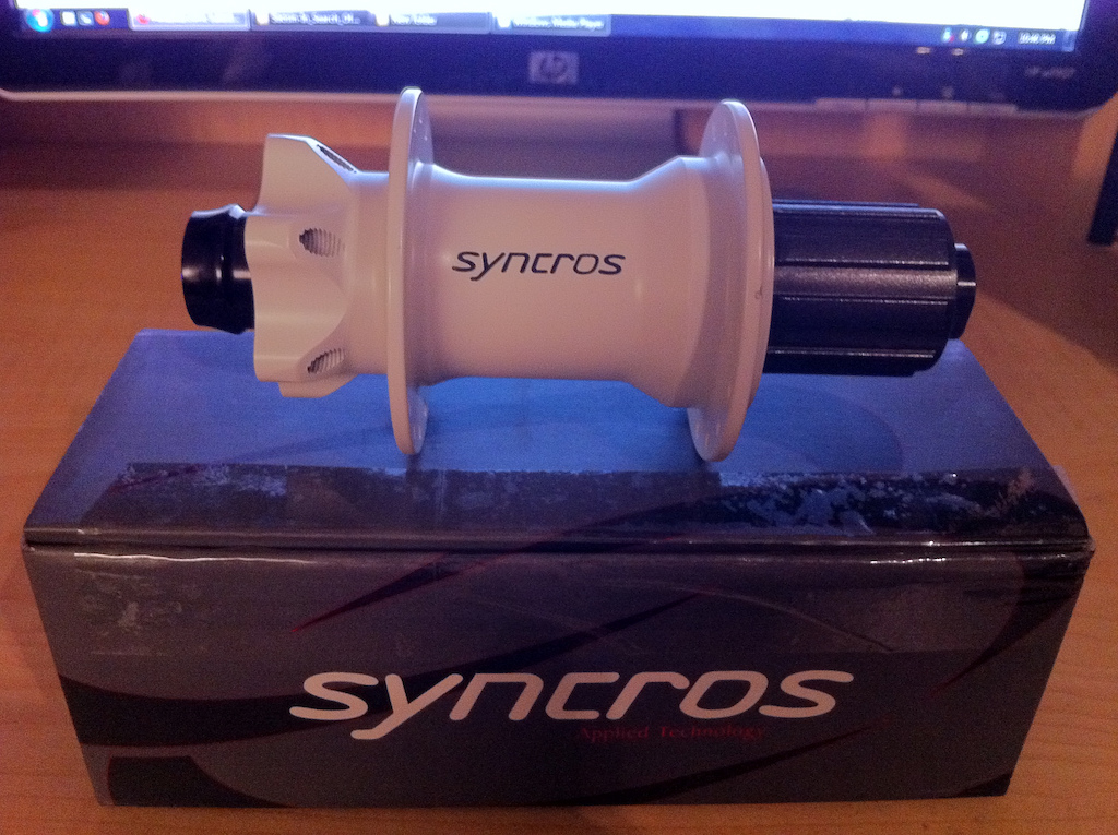 Syncros white 150x12mm rear hub