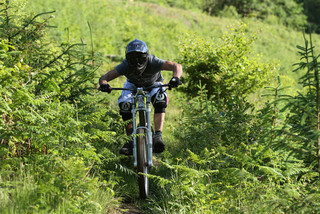 Overgrown bottom track
