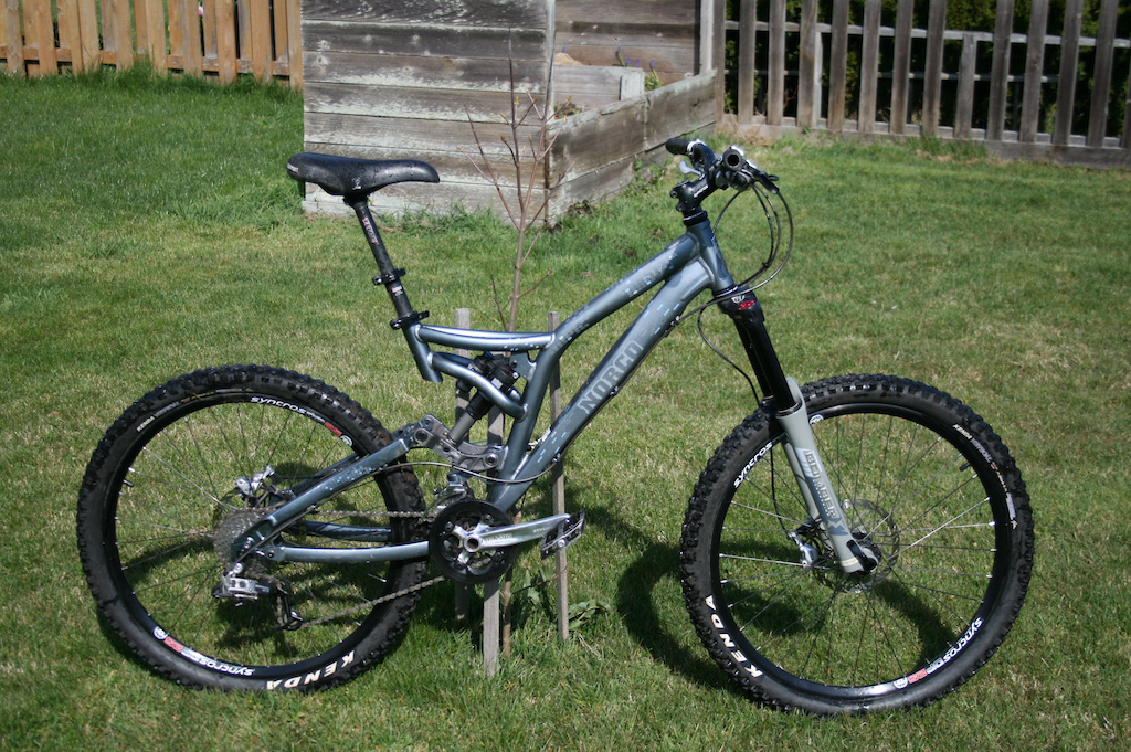 2007 Norco Six One
Also with 2004 Marzocchi Junior T for Downhill and big trail riding