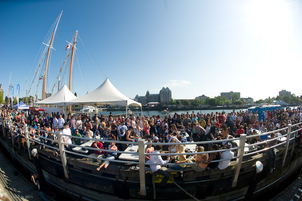 A sunny day and a beer garden next to the course, thousands of people came out to have a good time and watch the action dockside...