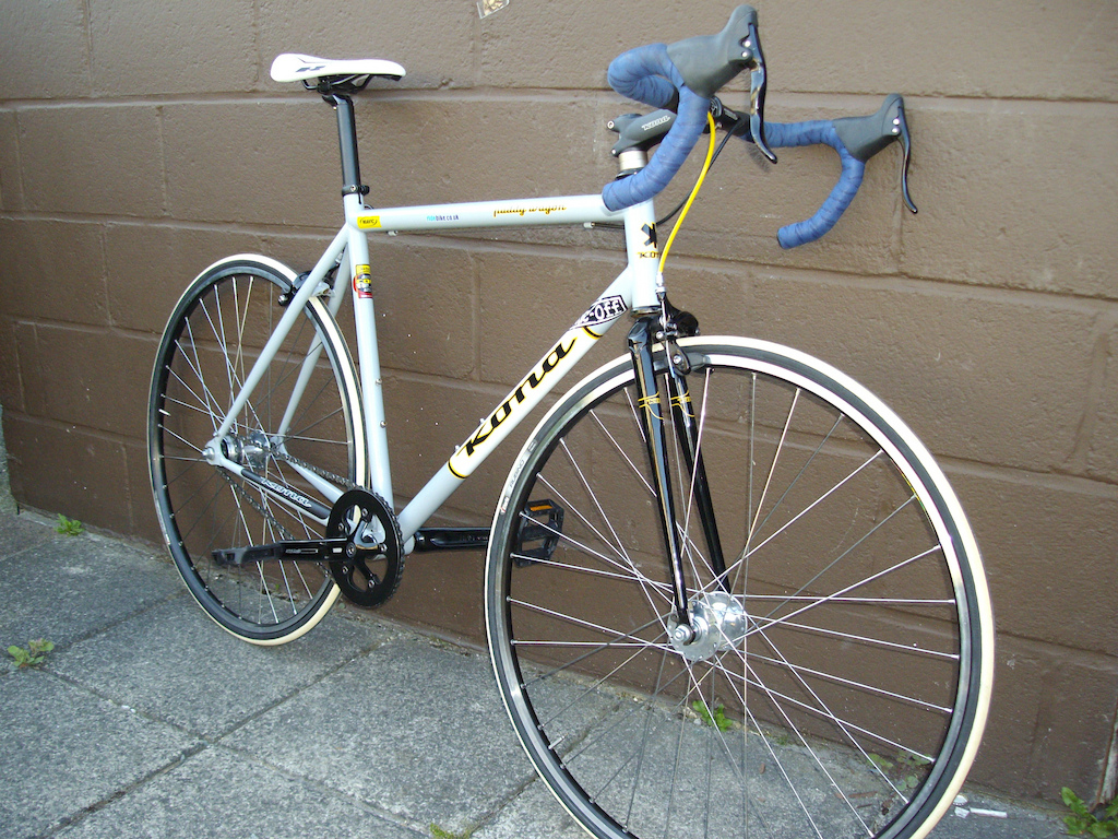 New wheels - campagnolo hubs on some random mavic rims