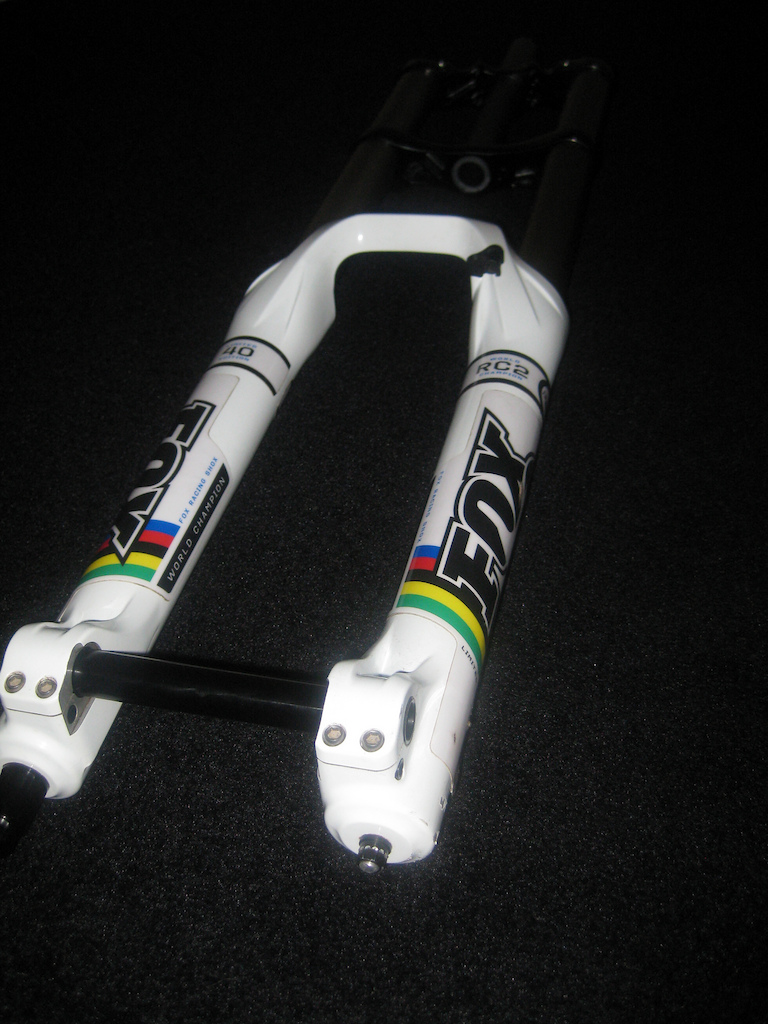 Fox 40 RC2 WC 2010 with new 2011 parts! - £650 posted