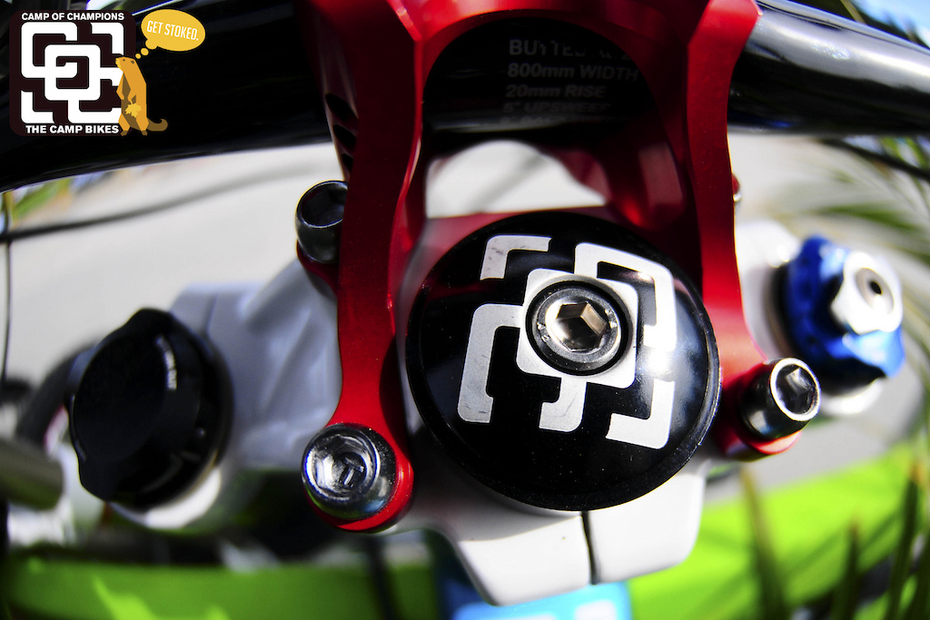 Build Kit: Spank Spike Rims, DT Swiss Spokes, Hadley Hubs, Formula "The One" brakes, SRAM X9, Boxxer Team Forks, Straitline Silent Guide, Straitline Stem, Straitline Ring, Straitline Pedals, Spank Spike Bars, Chromag OSX Bars, Kore Bars, COC Seatpost and Headset, Chromag Seat, Maxxis Tires, E13 Cranks and BB, COC/ODI Gips and locks