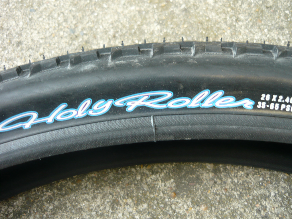 Pneu Holy Roller 2.4 roda 26 para venda...