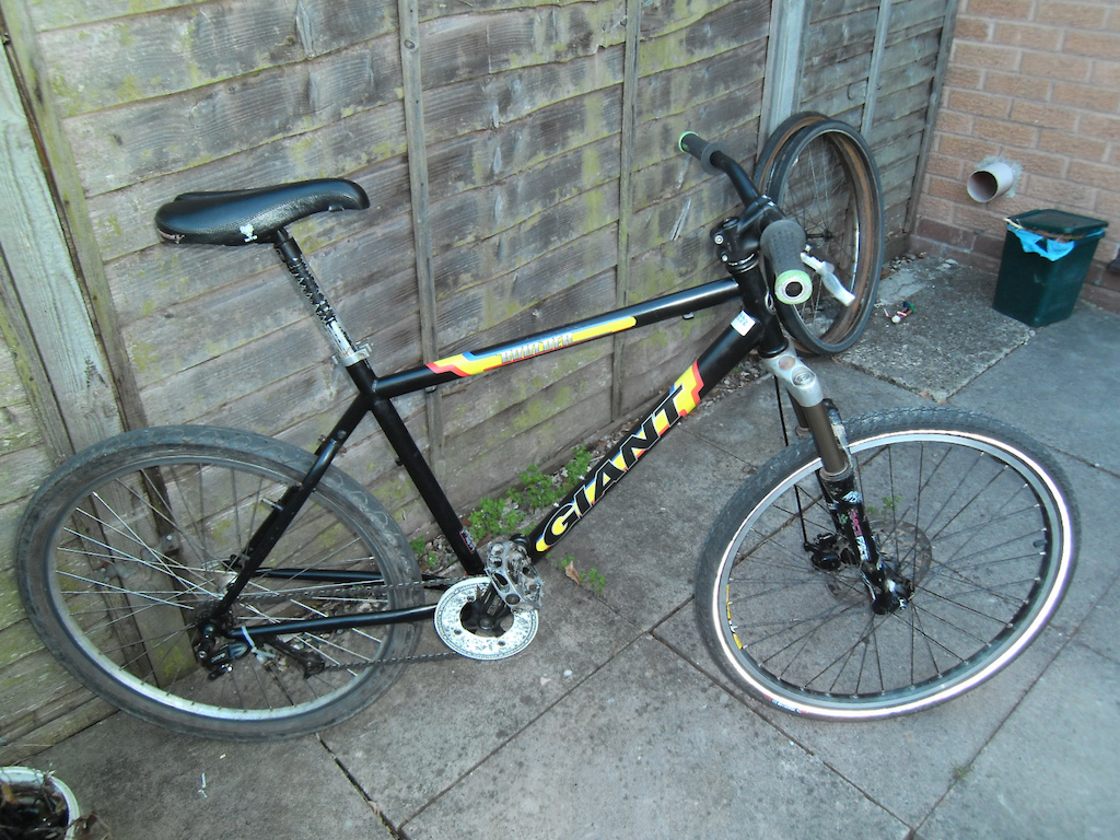 my new retro giant boulder, all ready for a spot of road use :P