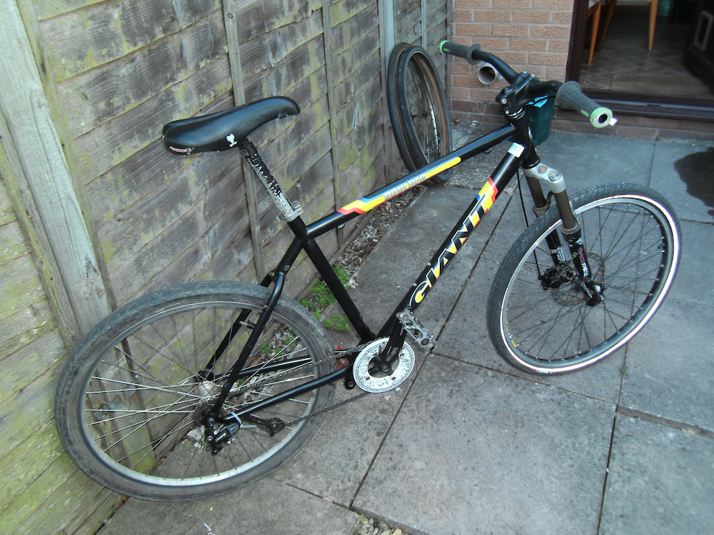 my new retro giant boulder, all ready for a spot of road use :P