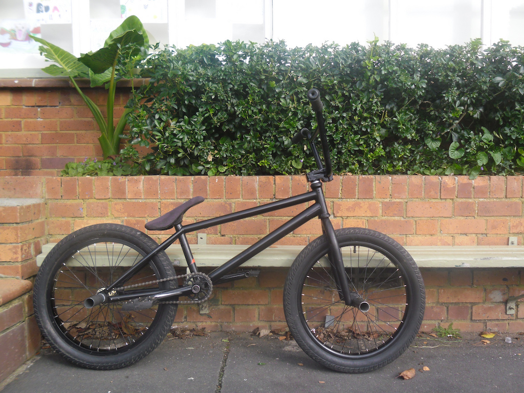 got me 4th peg :) 	

Frame Mutiny Loosefer V2.5 Fork United Squad Bar Mutiny Glamroids Headset WTP Grip Griswalds Front hub Eclat pulse Front rim Eclat Bondi Odyssey spokes Tires grifters Cranks Eclat Tibias Bb United Sprocket 25 Eclat Seat united Post Shadow Wedge Pedals JC/PC Chain KMC 410 with halflink Rear hub Eclat Pulse Rear rim Eclact Bondi Pegs United