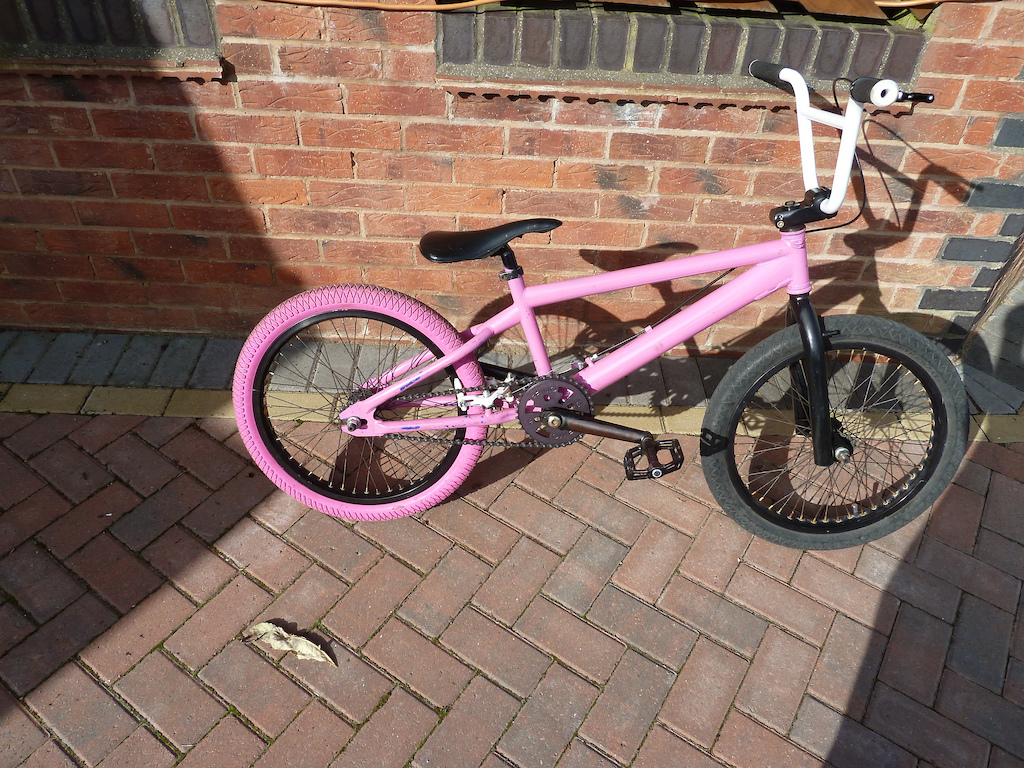 Had abit of time free so decided to put a brake on and throw on a pink tire!