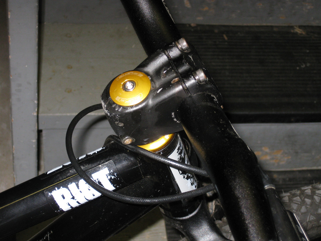 stem is really the only component on the bike with noticeable scratches