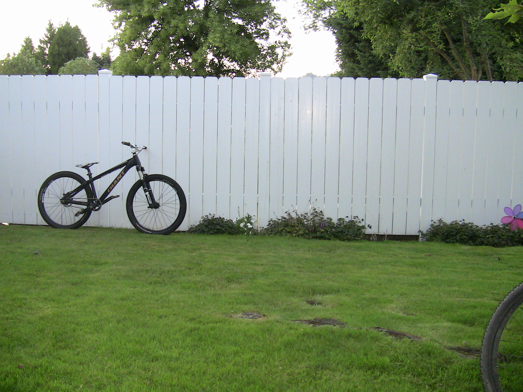 2011 Giant STP with lowered 100mm Lyrik