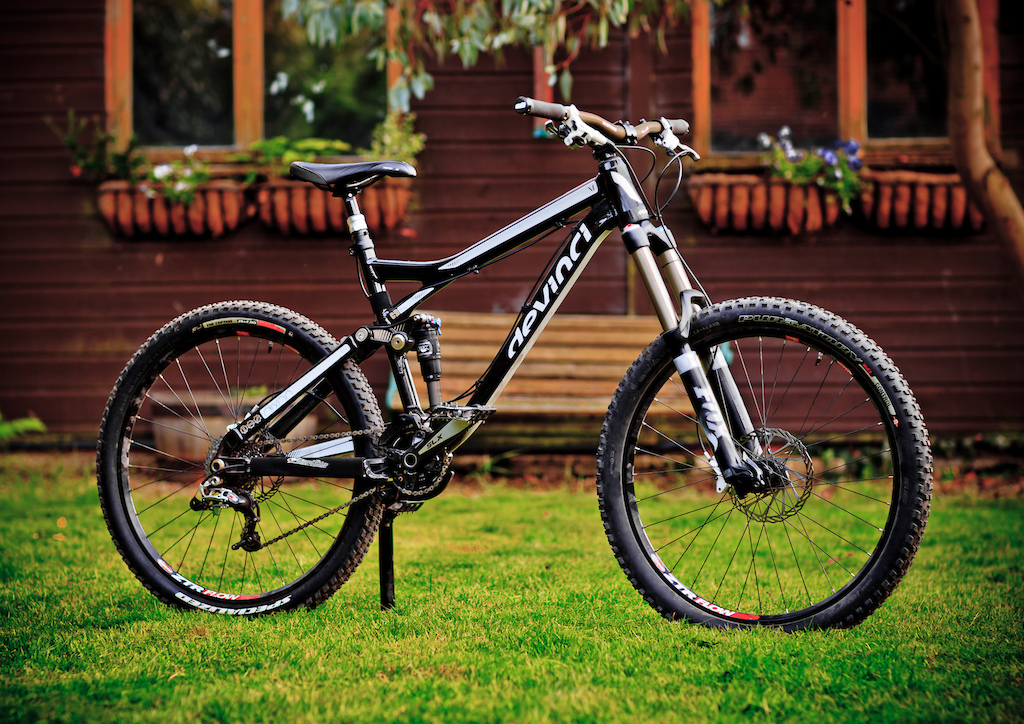 My 2011 Devinci Dixon SP custom build