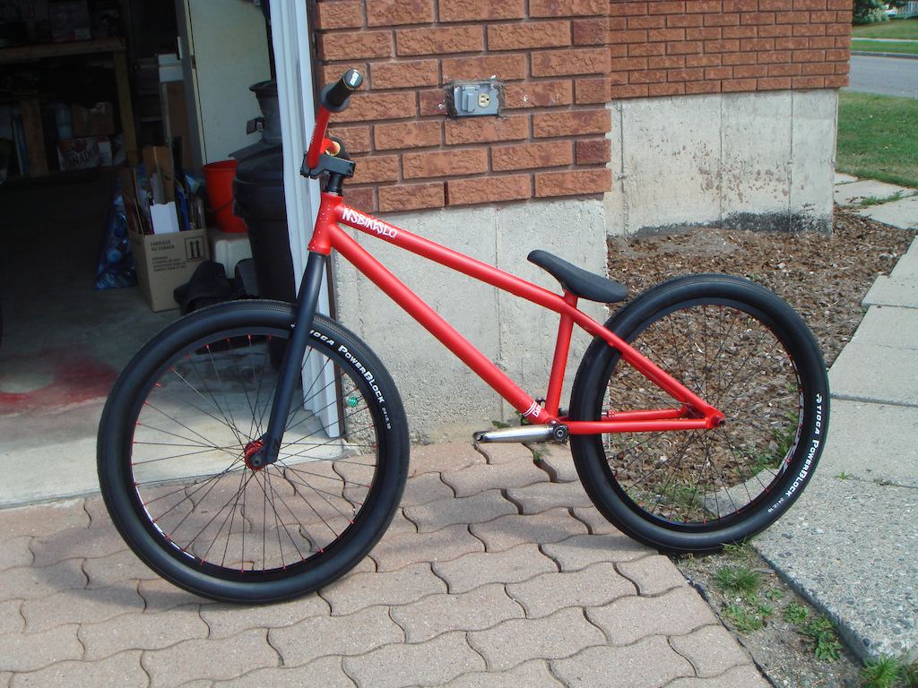 the Capital starting to look like a bike... the stem is just sitting on top... wont be that high.