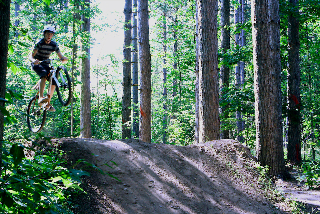 Dirt Jumping a Niner sucks.