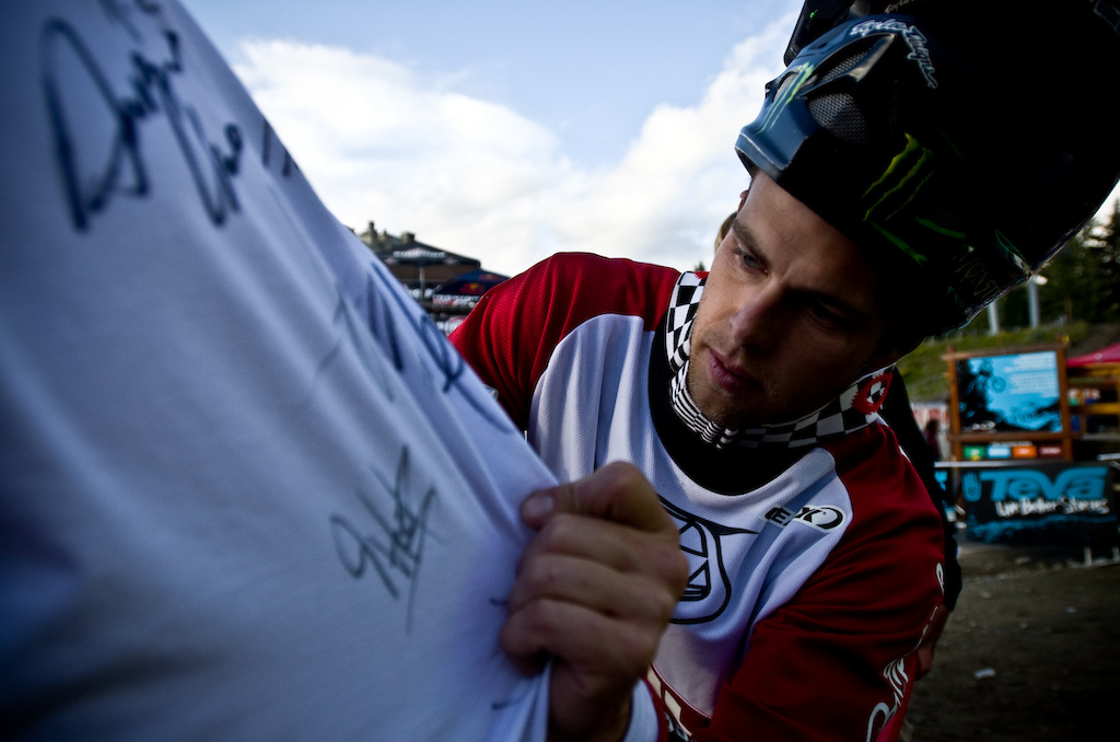 Who doesn’t want the current reigning FMB world champ to sign your jersey? Zink is great at winning, and knows how to cope with stress and pressure.