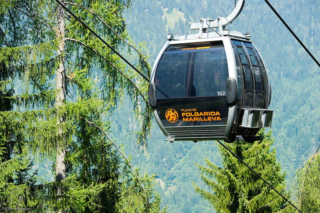 Yes, an empty gondola. This was the situation with 30 minutes of top rider training left. Not a one was on the track. Lines were dialed and riders were just taking time to wrap their heads around qualifying on this brutal track.