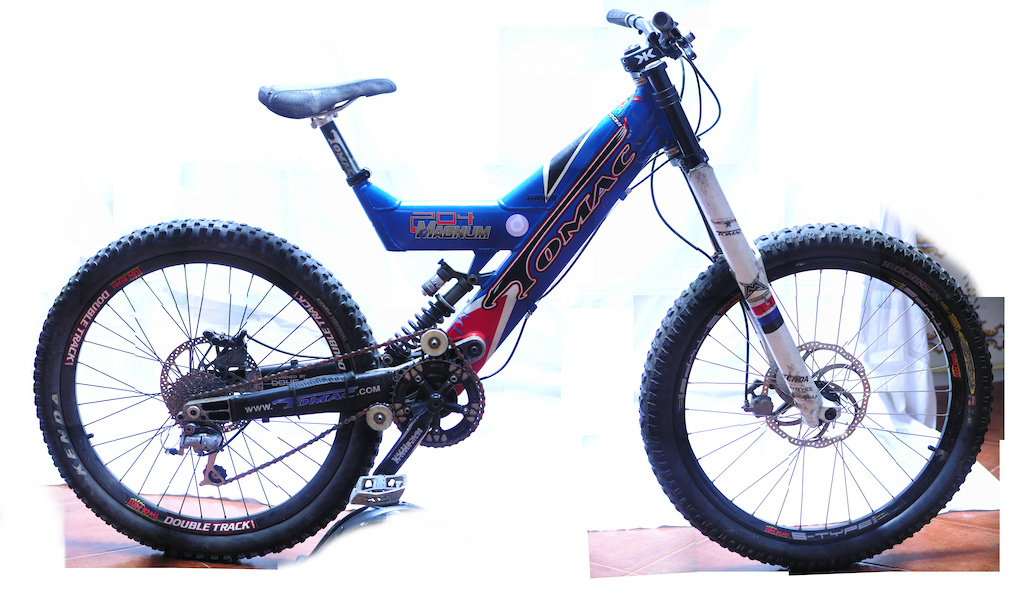 Ladys and gentleman, dudes and dudetes, I give you the biggest pic ever on pinkbike, and probably the biggest pic of a bike ever! A lot of photo-stitching involved ;)
Its 155MP, 0,155GP, 16.266x9510 real pixels! 39,5mb JPEG!

This is just the beginning of a new era on pinkbike. I chanlenge you to do the same (only better) to your bike ;)

to check its definition, you can download it on:
http://www.mediafire.com/?ar45ddm1lr0dz

KONICA MINOLTA DIGITAL CAMERA Z2