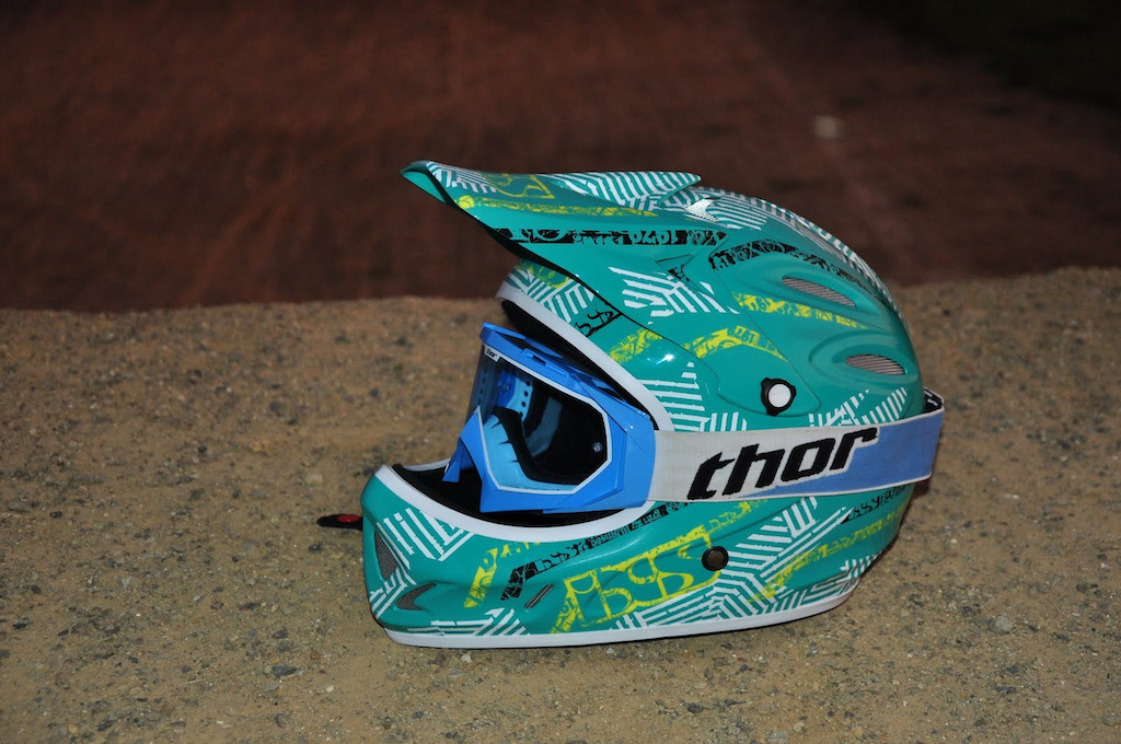 IXS Phobos Shred Helmet 2011