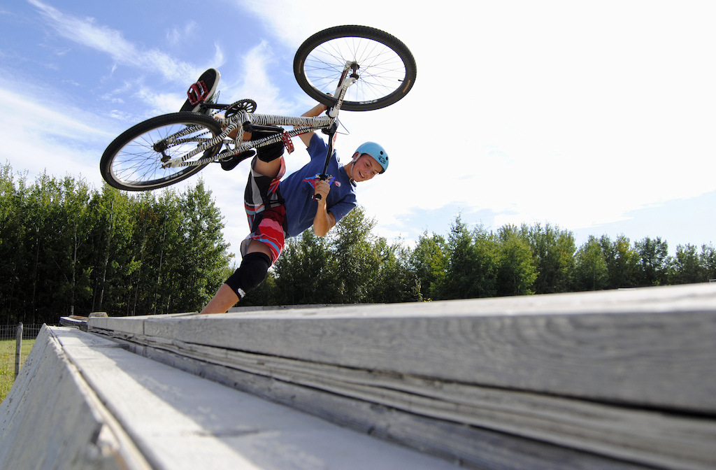 Footplant on the Big Ol' Cruiser
