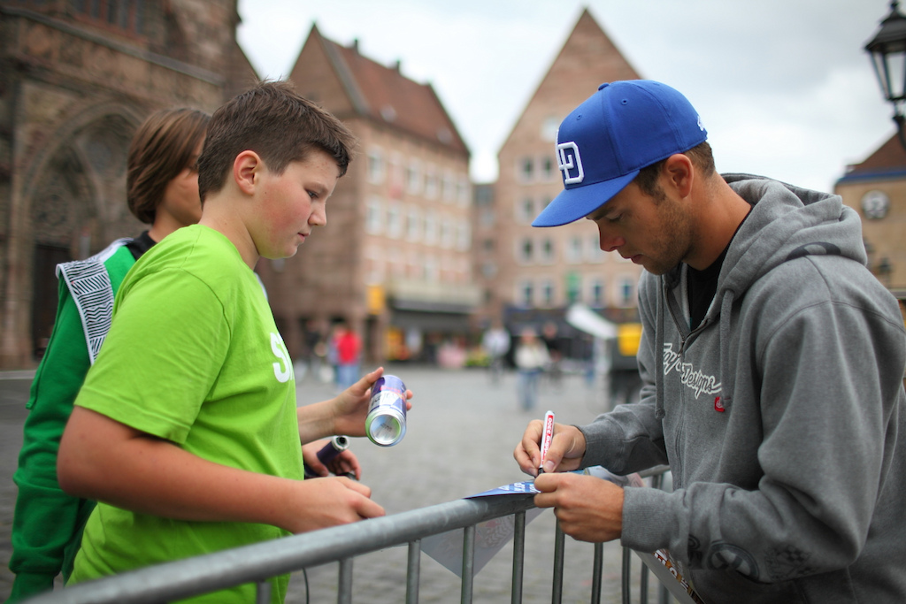 Cam Zink always caring about his fans. photo c by www.larsscharlphoto.com me 