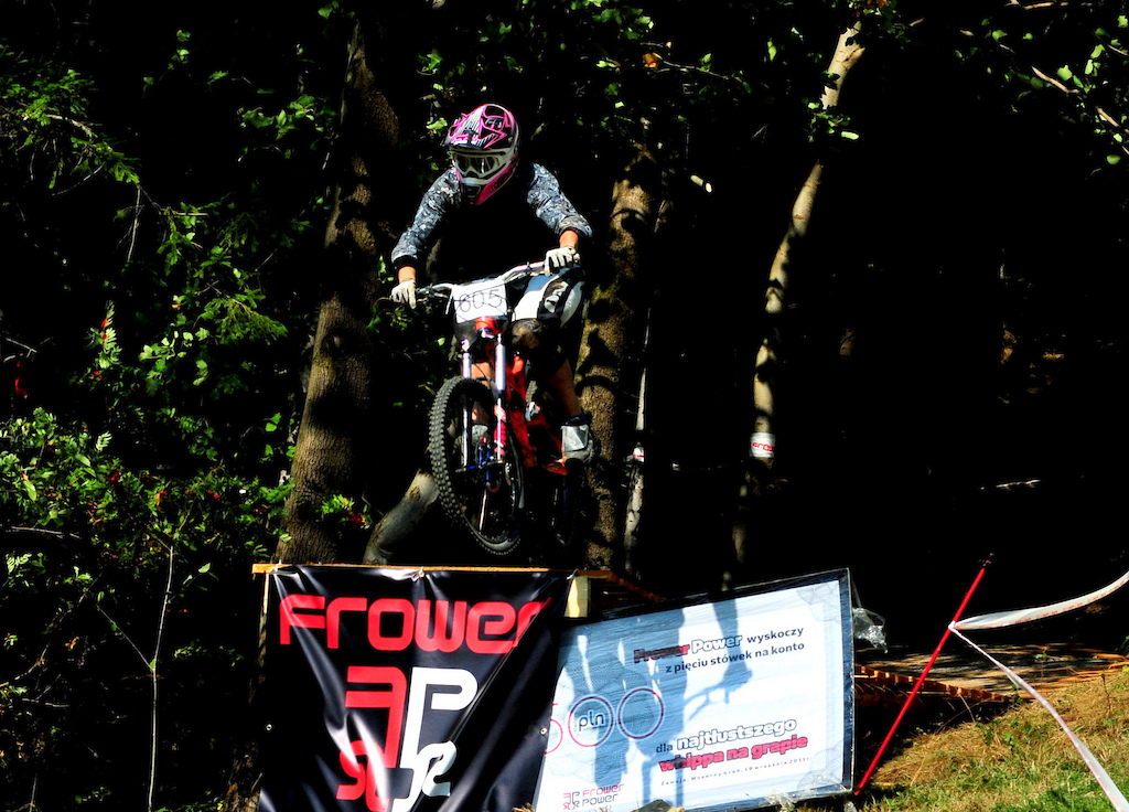 Diverse Downhill Contest - Zawoja. First place in qualifying and crash in finals...