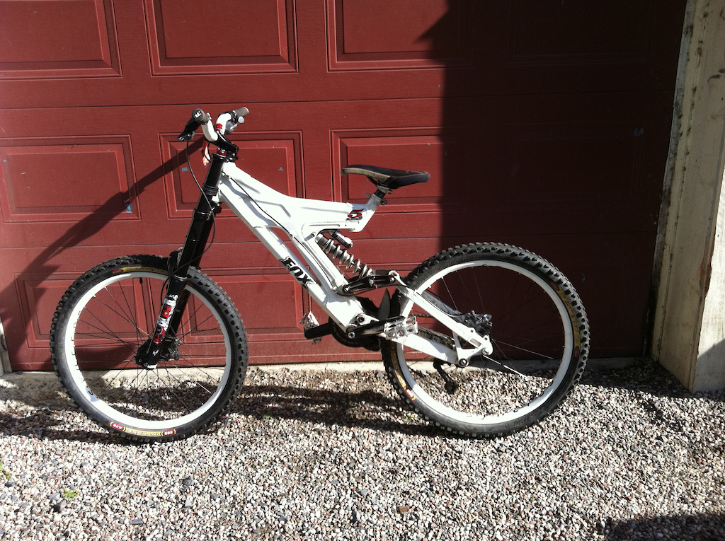 new forks n bars n rims n hubs pedals waiting on disks