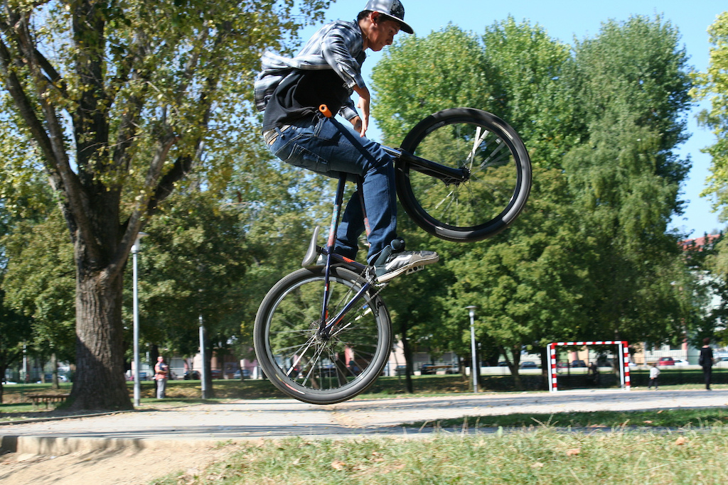 My kinda dub no hander (dub because i wave my hands like i listen dubstep :D )
