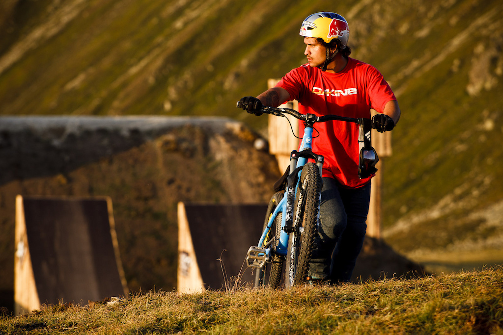 Yannick Granieri by Steph Candé : 
stefcande.blogspot.com