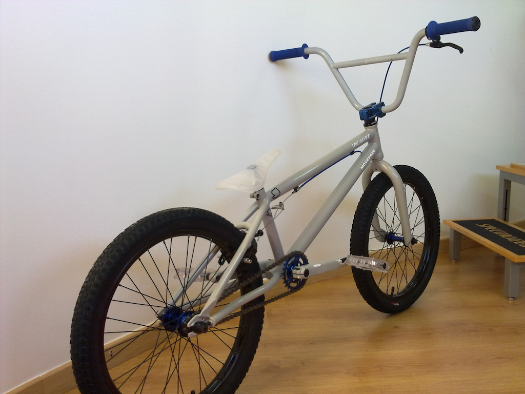 Vendo BMX SPECIALIZED P.20 de 2011, quadro com garantia vitalicia!

Bicicleta totalmente revisionada.



Com corrente, pedais e selim novos.



Extras: guiador WeThePeople MAD MAX, punhos ODI, espiral Linear ODYSSEY.



Peso: 10,750Kg