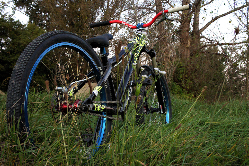 New Ns Decade frame for 2013.! S fucking nice.~! And Proto grips Sam Pilgrim And Nsbikes. :D