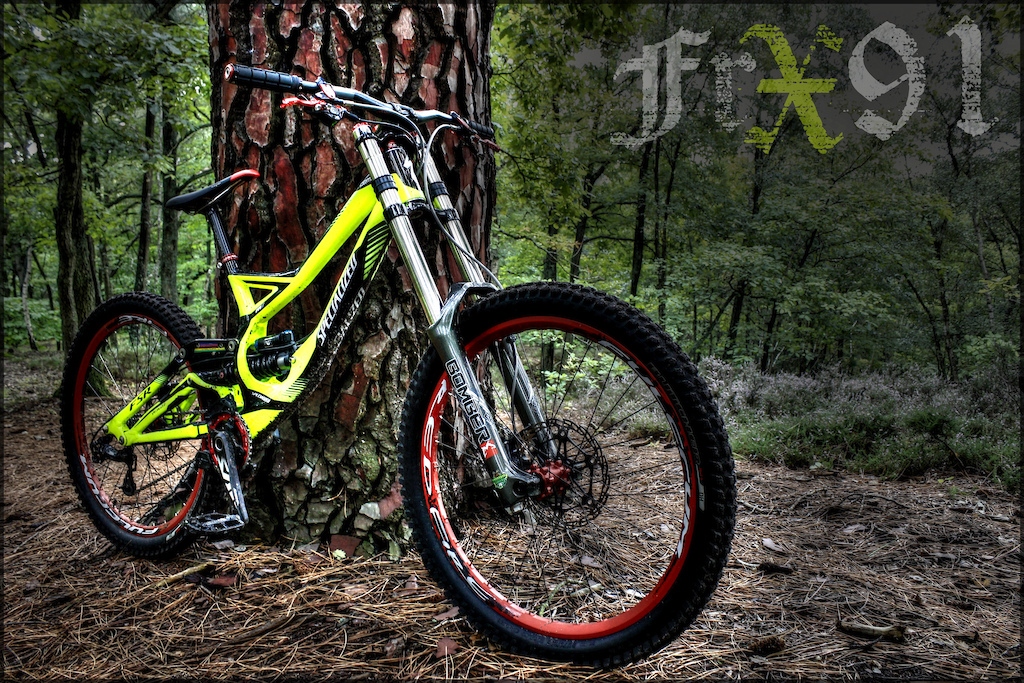 Specialized Demo 8 2011
Limited edition  by Mountainbiker Versailles