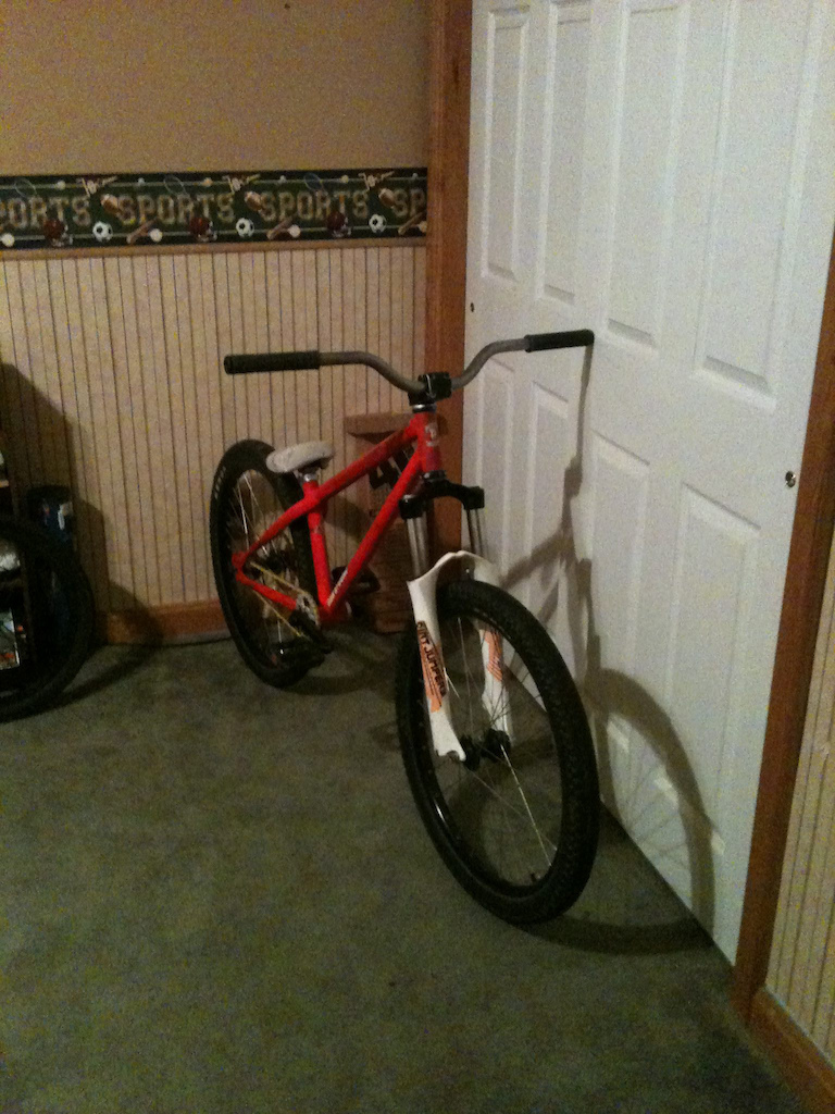 2009 Dobermann Pinsher... Rawed my bars and I got new pedals grips and sprocket
(Odyssey Twisted)
(Odyssey Keyboard)
(Shadow Sprocket)