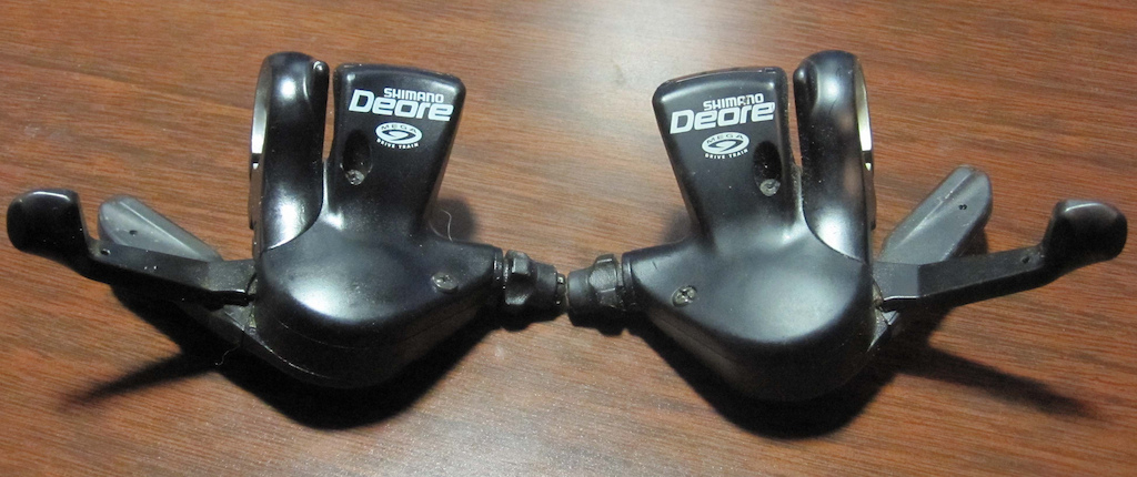 shifters work well. rear shifter indicator doesn't move.