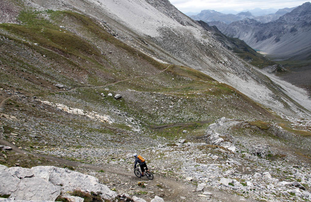 Our first alpine singletrack in Lenzerheide was certainly aesthetic - 650m descent to Alplisee then on to Arosa from the tunnels