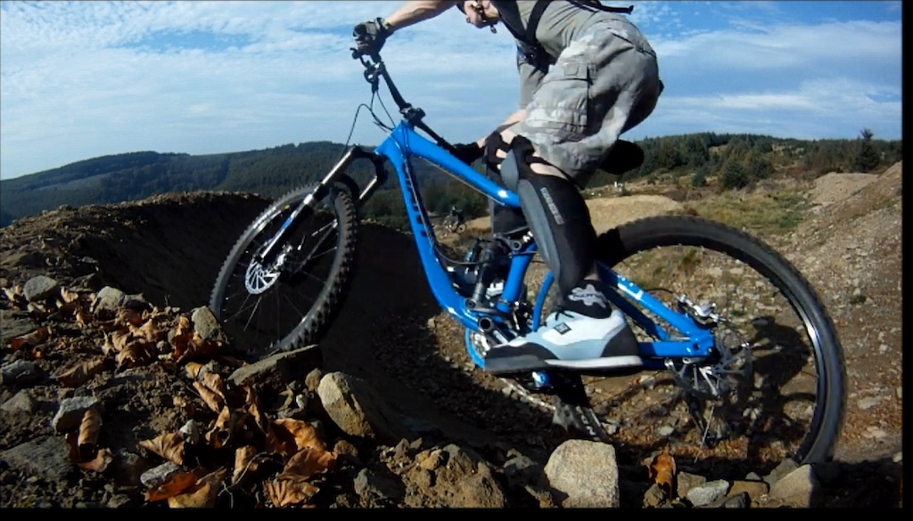 unedited version of me hitting up one of the final berms at cwmcarn's freeride trail on my giant reign 1 2010.