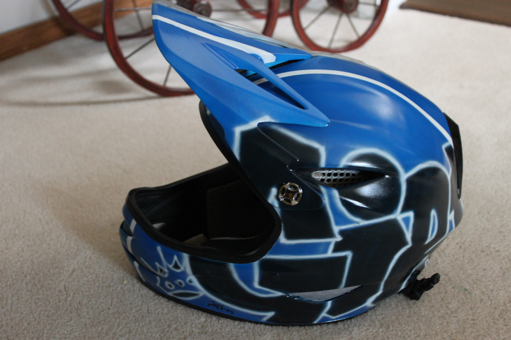 Graffiti themed giro remedy